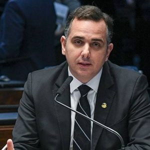 Rodrigo Pacheco é eleito presidente do Senado com apoio de Bolsonaro e PT