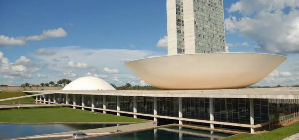 PEC Emergencial: Senado discute tirar Bolsa Família do teto de gastos