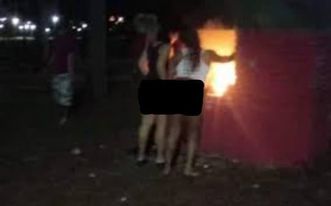 Casais transformam espaço público em motel após casas de swing serem fechadas