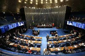 Senado aprova multa para empresa que pagar salário menor à mulher