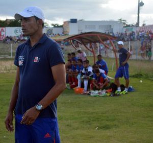 Atlético de Alagoinhas: Técnico Zé Carijé pede demissão do clube.