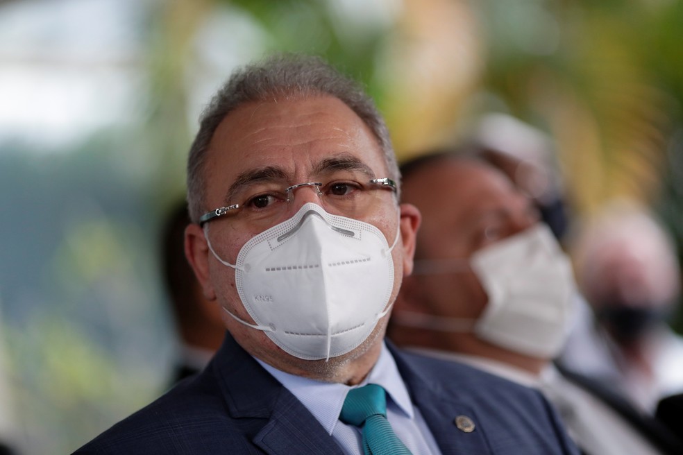 Ministro da Saúde diz que fábricas de vacinas para animais podem ser adaptadas para produzir imunizante contra Covid-19
