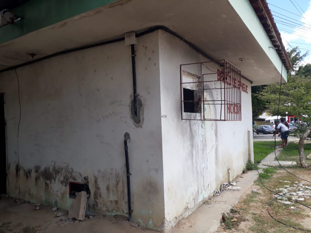 Foto2-1024x768 Antigo prédio do Hemoba em Alagoinhas causa transtornos a população.