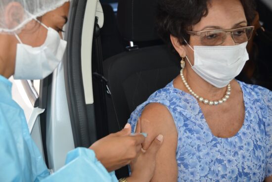 Alagoinhas: Prefeitura inicia vacinação de pessoas com 62 anos ou mais nesta sexta-feira (09)
