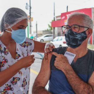 Alagoinhas: Mutirão desta sexta vacinou mais de mil pessoas com a 1º dose; imunização segue no sábado (10), com foco na vacina de reforço