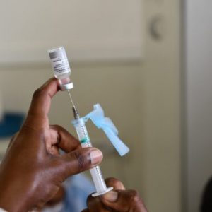 Prefeitura de Alagoinhas convoca vacinados com a Coronavac e AstraZeneca para tomarem a segunda dose da vacina