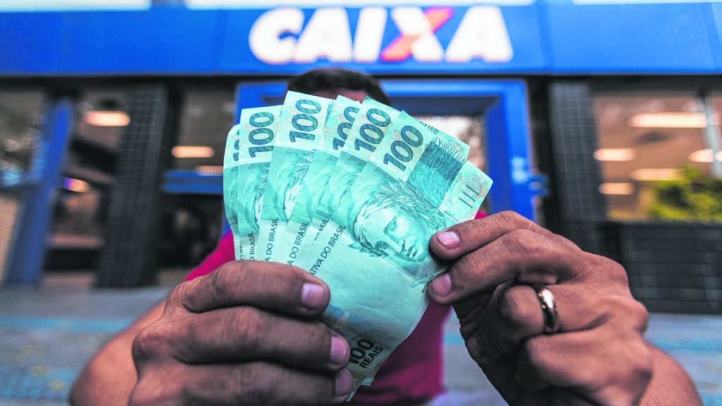 Governo Federal envia SMS cobrando devolução de quem recebeu auxílio emergencial de forma indevida