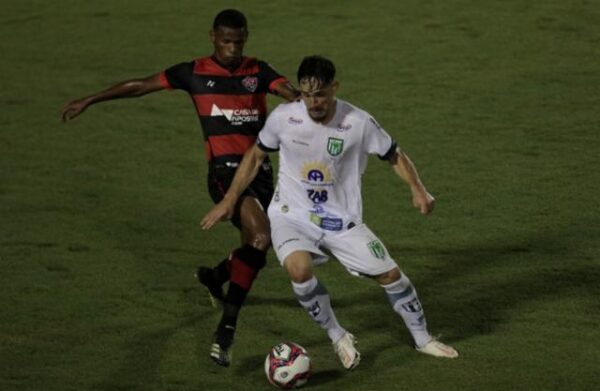 Vitória vence o Vitória da Conquista e encosta no G-4 do Baiano