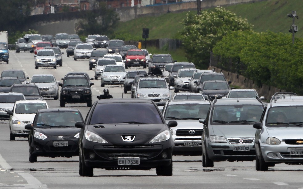 Donos de veículos com placas finais 3 e 4 têm desconto de 5% no IPVA até este mês