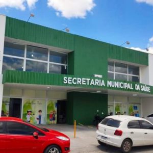 Com definição de nova gestora, prefeito Joaquim Neto discute transição na Secretaria de Saúde