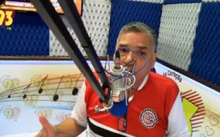 Presidente do Atlético de Alagoinhas pega ar durante entrevista ao vivo; veja