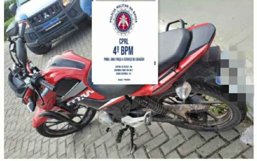 Policiais do Quarto Batalhão recuperam motocicleta roubada em Alagoinhas.