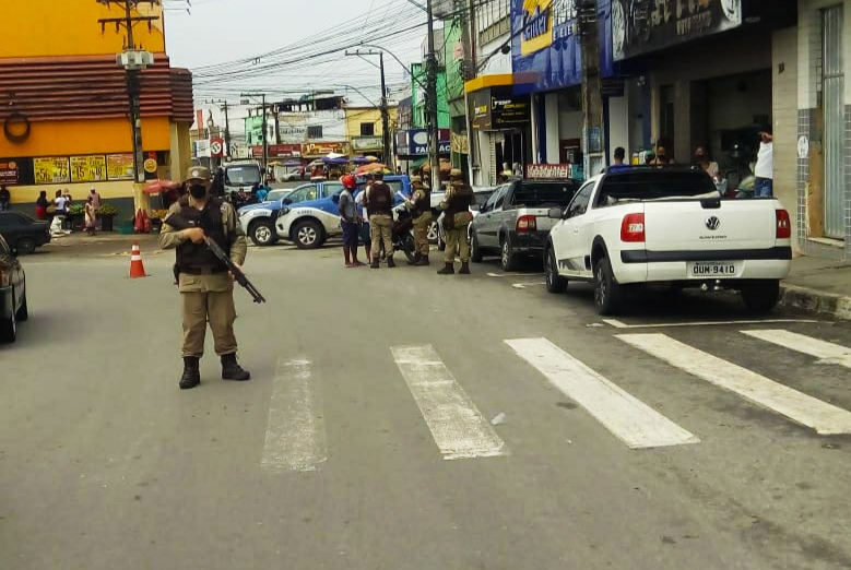 Alagoinhas:Policiais do Quarto Batalhão apreendem veículo irregular durante realização da Operação Trânsito Seguro.