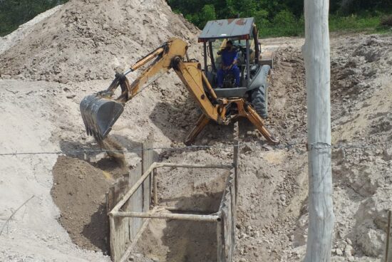 Alagoinhas: Com mais uma frente de serviço, SAAE avança com obras de esgotamento sanitário do PAC 1