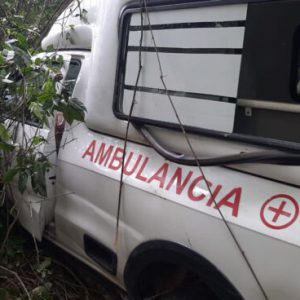 Vítimas de acidente com ambulância da Secretaria de Saúde de Alagoinhas foram assistidas e passam bem