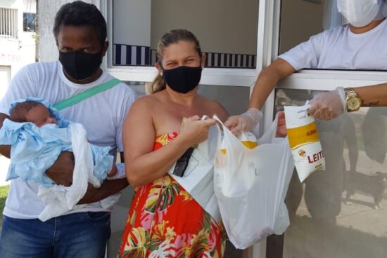 Segurança Alimentar: Em parceria com o estado, Prefeitura de Alagoinhas garante distribuição de leite a famílias em situação de vulnerabilidade social
