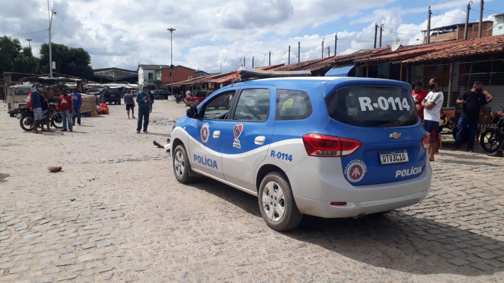 Jovem de 18 anos foi morto a tiros na Central de Abastecimento de Alagoinhas.