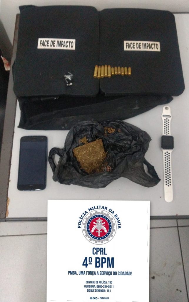 Policiais do Quarto Batalhão apreendem veículo, utilizado em assaltos, munições e colete balístico.