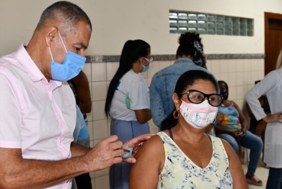 Combate à Covid-19 em Alagoinhas contou com mais um Vacinaço neste feriado
