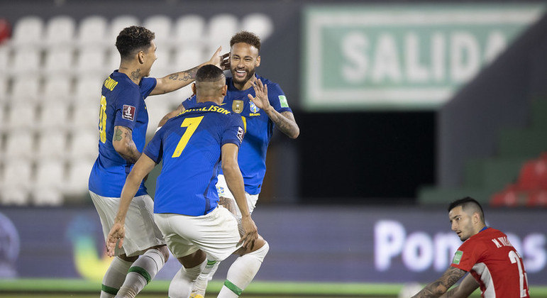 Brasil vence o Paraguai e segue perfeito nas Eliminatórias da Copa