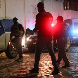 Polícia cumpre mandados em operação contra grupo que ameaçou prefeita de Cachoeira