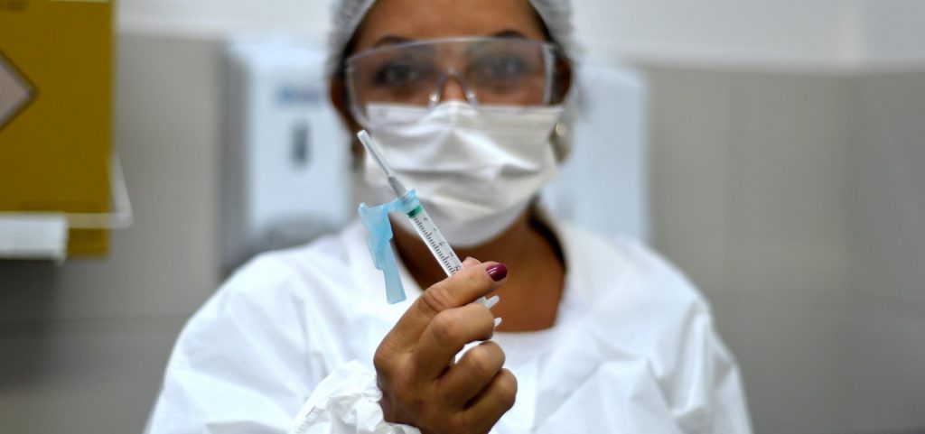 Bahia vacinou 50% da população acima dos 18 anos com ao menos uma dose, indica Sesab