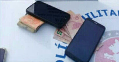 Em ação rápida, policiais do Quarto Batalhão prendem homem, logo após ter praticado assaltos, no centro de Alagoinhas.