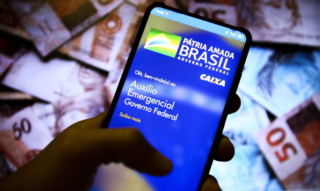 Trabalhadores nascidos em fevereiro podem sacar auxílio emergencial
