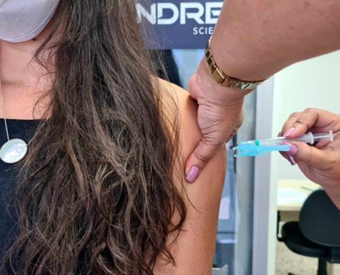 Dose única: Salvador é a segunda capital do país a aplicar mais vacinas da Janssen; veja lista