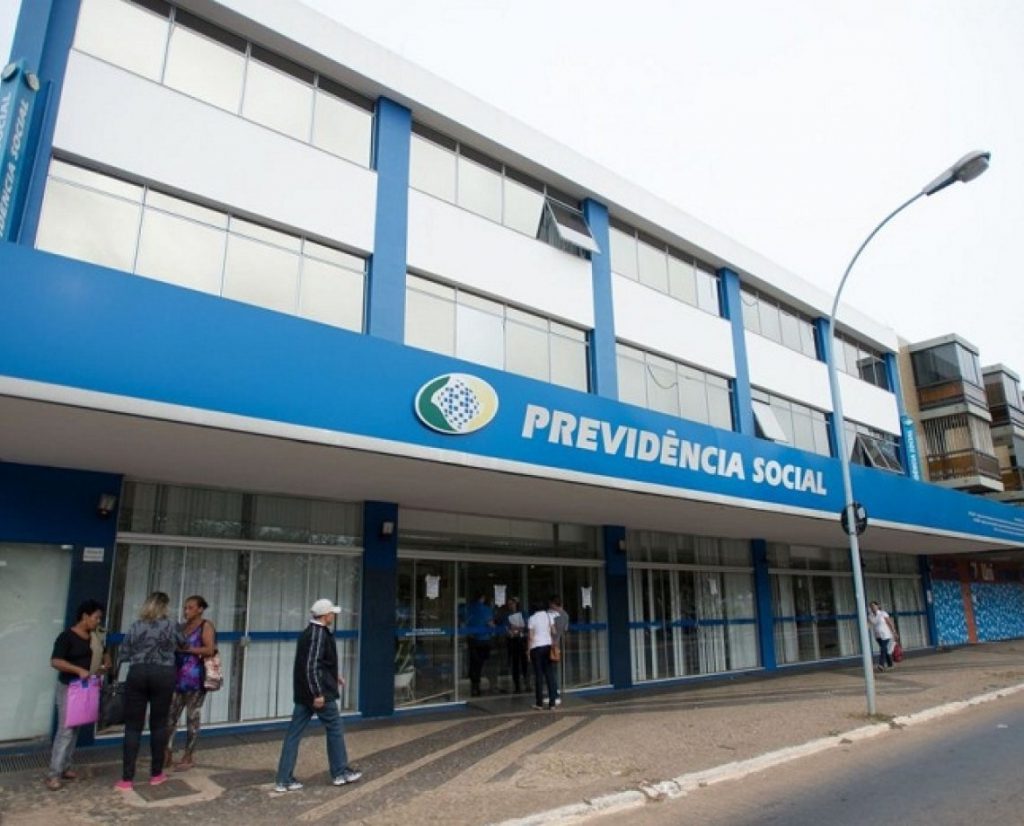 Prova de vida para servidores inativos volta a ser exigida nesta quinta-feira; confira o calendário
