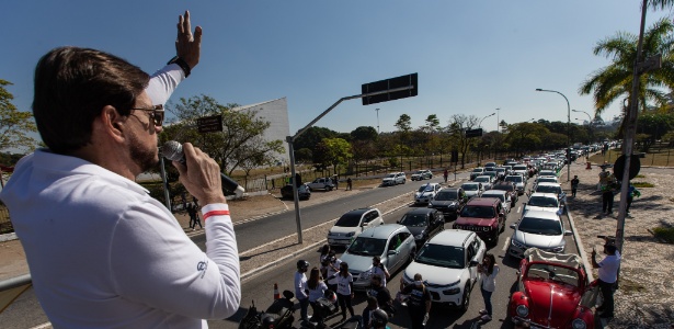 Idealizador da Marcha para Jesus ‘repreende pandemia’ em carreata por ruas de SP