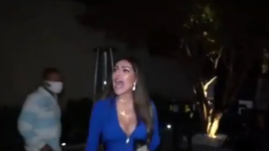 Modelo flagrada em festa manda policiais de SP ‘para a favela’;vídeo