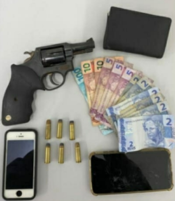 Mais uma arma de fogo é apreendida pela PM em Alagoinhas.