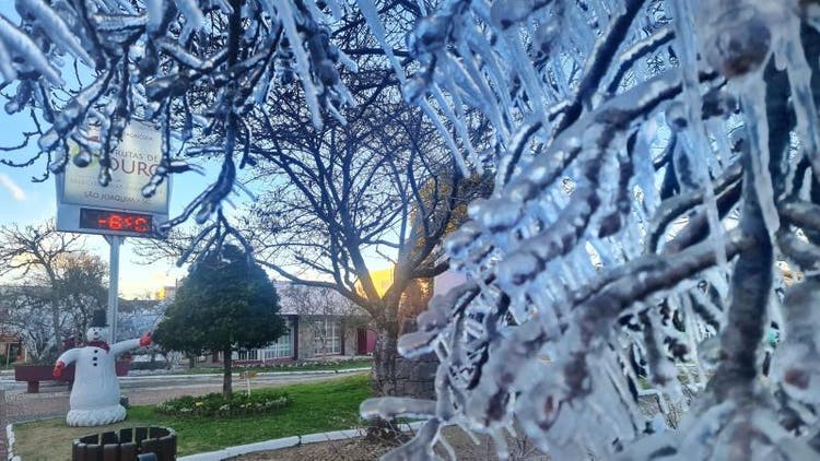 Cidades de SC amanhecem abaixo de -7 °C com a chegada do frio intenso.