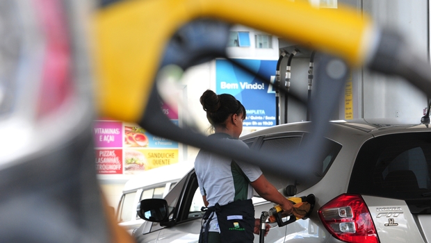 Preço da gasolina, diesel e gás terá novo aumento a partir desta terça-feira