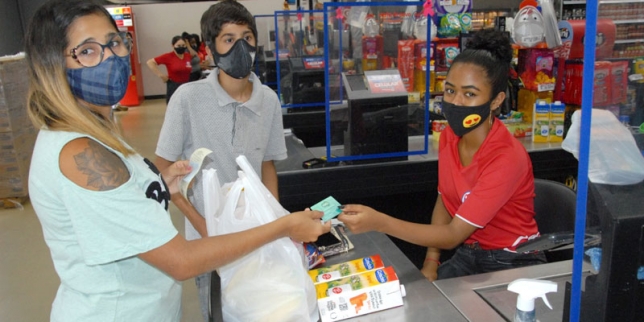 Rui confirma novos créditos do Bolsa Presença no dia 10 e do Vale-alimentação no dia 15 de julho