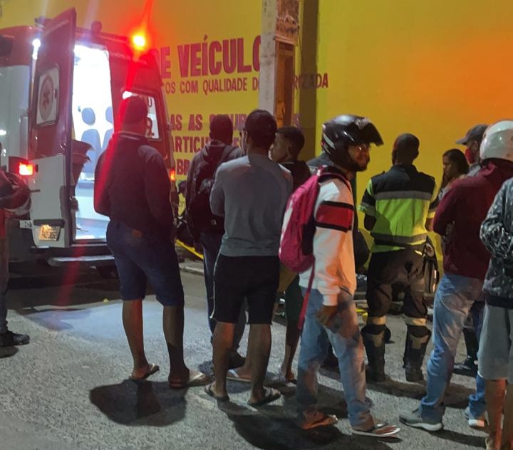 Entregador de delivery foi vítima de acidente na noite desta quarta-feira (18), em Alagoinhas