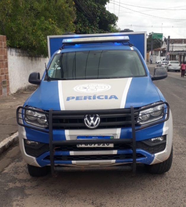 Homem foi encontrado morto dentro de casa na manhã deste domingo (29), em Alagoinhas