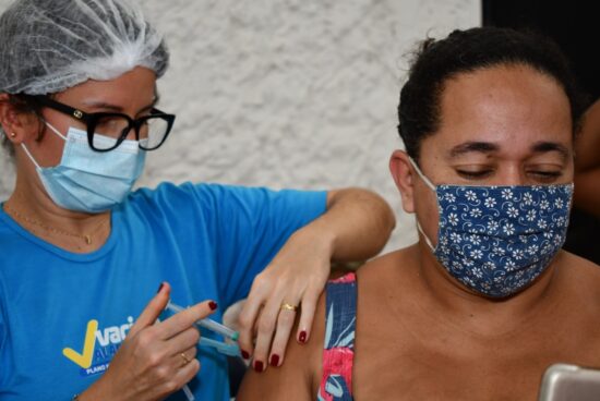 Vacinação Covid-19: 600 pessoas ainda não procuraram a SESAU para receber a segunda dose; confira o público desta quarta (4)