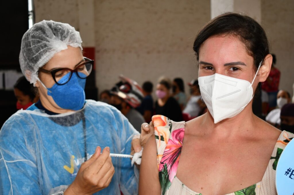 Vacinação Covid-19: confira o público para dose de reforço neste sábado (7)