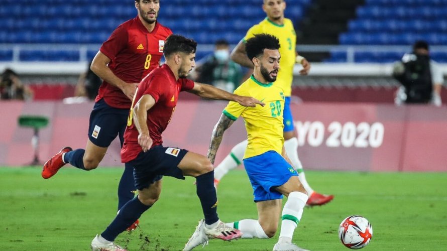 Bicampeão! Brasil vence Espanha na prorrogação e é ouro no futebol masculino