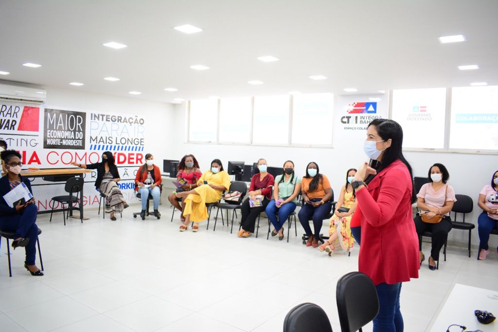 Agenda unificada do Agosto Lilás realiza eleição do COMDEDIM e ações de geração de renda para mulheres vítimas de violência