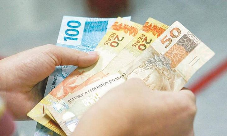 Governo já tem previsão do salário mínimo para 2022; veja o valor