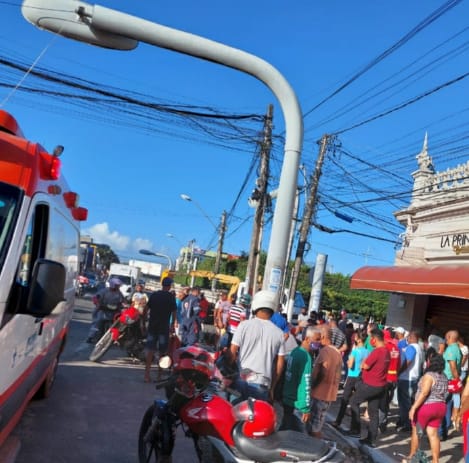 Três pessoas ficaram feridas em acidente envolvendo duas motocicletas no centro de Alagoinhas