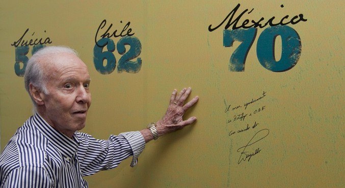 Zagallo comemora 90 anos, supera polêmicas e se torna referência