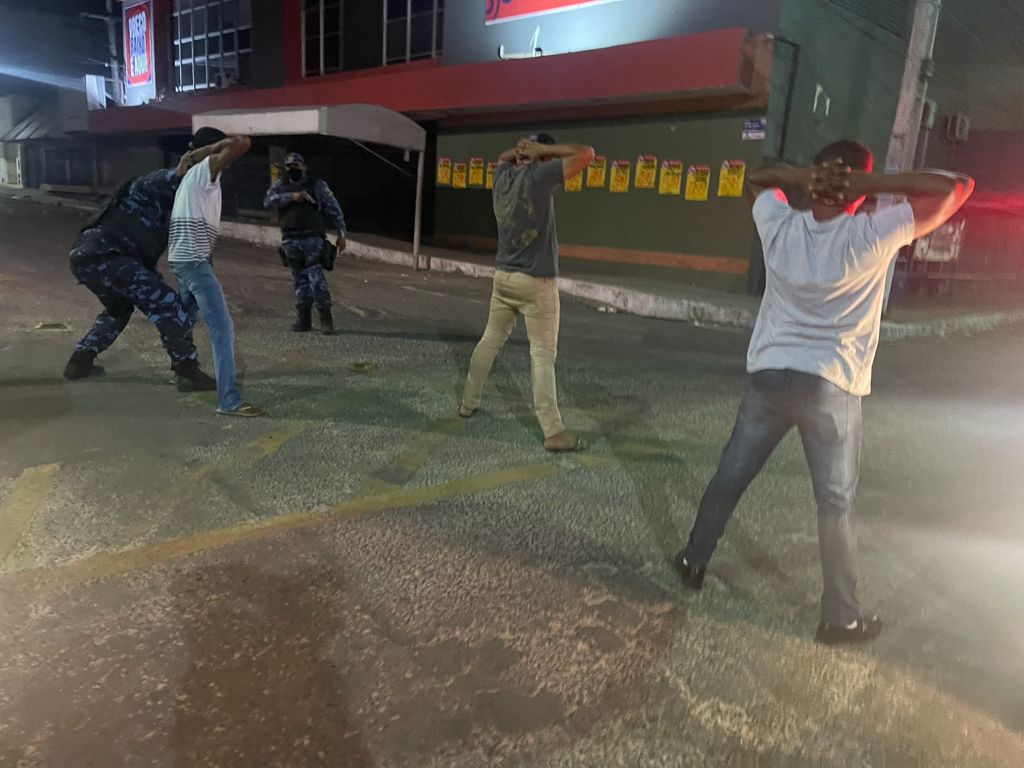 Alagoinhas: Guarda Civil Municipal prende suspeitos de tentar roubar estabelecimento comercial.
