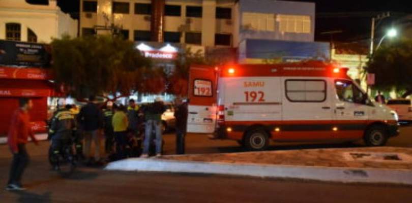 Mulher é presa suspeita de matar homem a golpes de coco verde