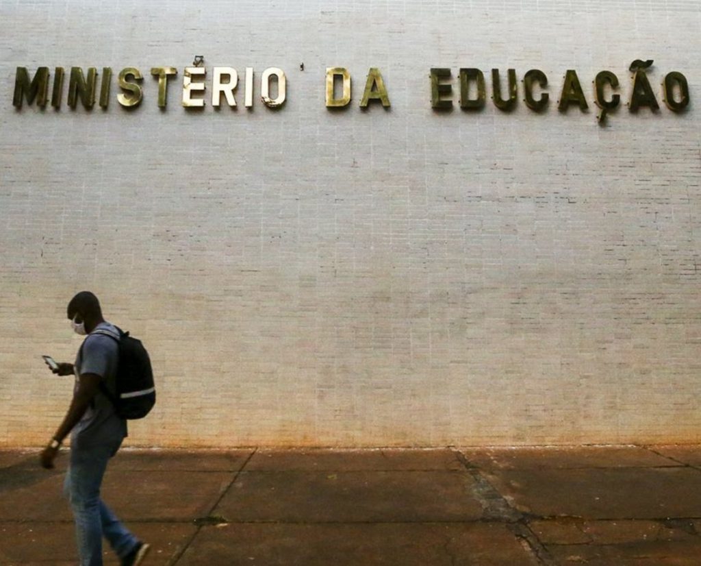Termina neste sábado o prazo para pedidos de reaplicação do Encceja