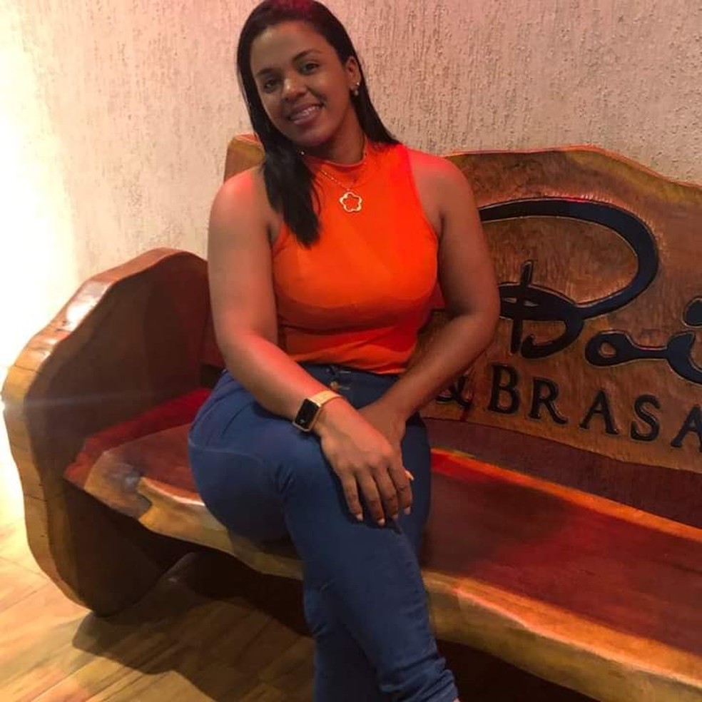 Morre mulher que foi baleada em assalto a loja de rações registrado por câmera de segurança em Abreu e Lima