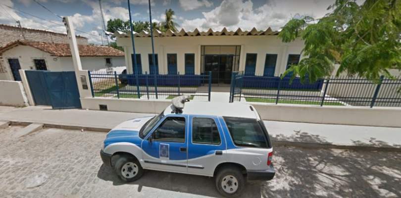 Homem é preso suspeito de agredir esposa com socos no rosto e nas costas no interior da Bahia